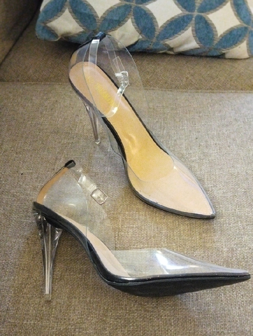Dream Pairs Clear Pointed Toe Stiletto Pump with Black Trim